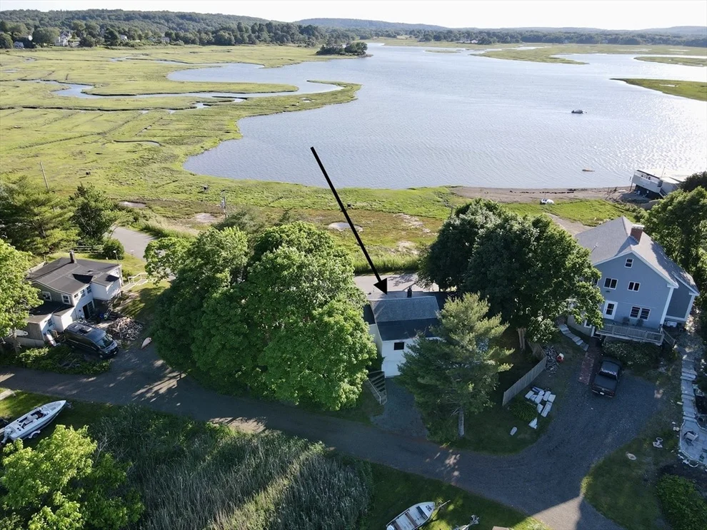 Unit for sale at 5 Eagle Hill Rd, Ipswich, MA 01938