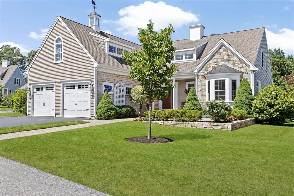 Unit for sale at 5 Callahan Pl, Hingham, MA 02043