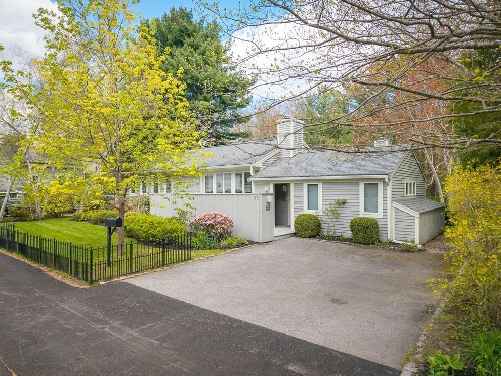 Unit for sale at 55 Old Essex Road, Manchester, MA 01944