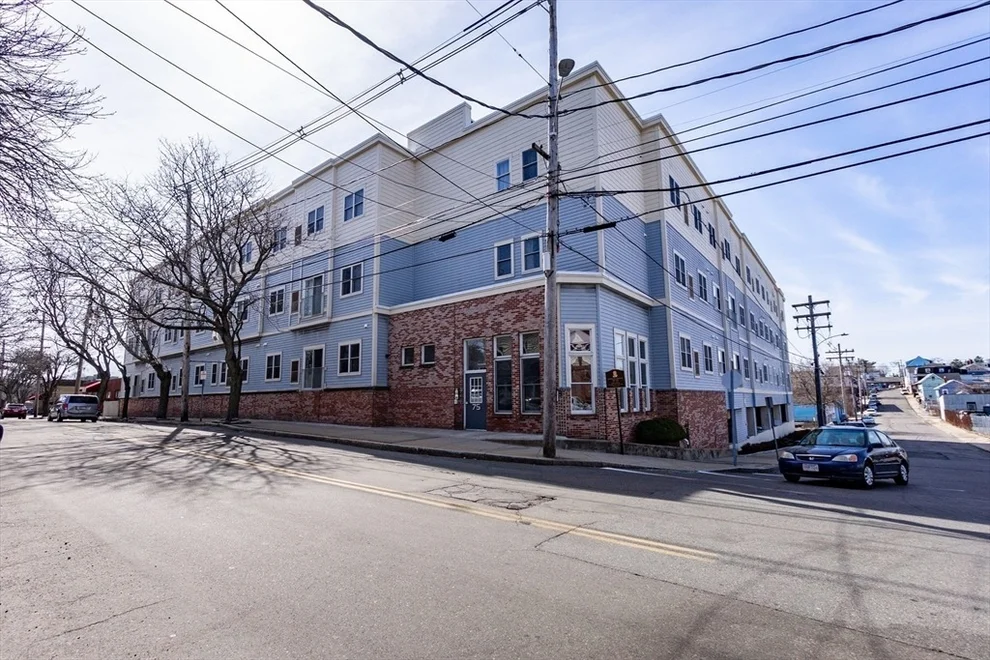 Unit for sale at 75 Walnut St, Peabody, MA 01960