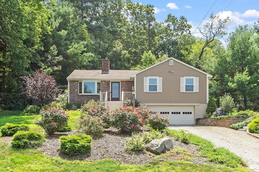 Unit for sale at 64 Carolyn Cir, Marshfield, MA 02050