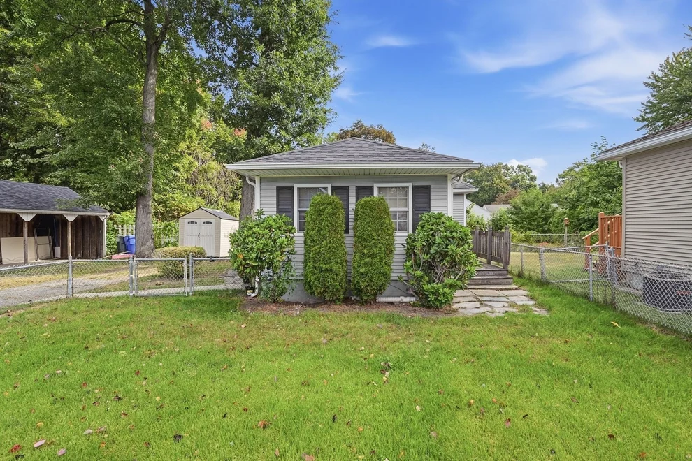 Unit for sale at 215 Eddy St, Springfield, MA 01104