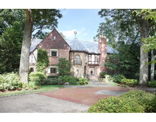 Unit for sale at 175 Cliff Road, Wellesley, MA 02481