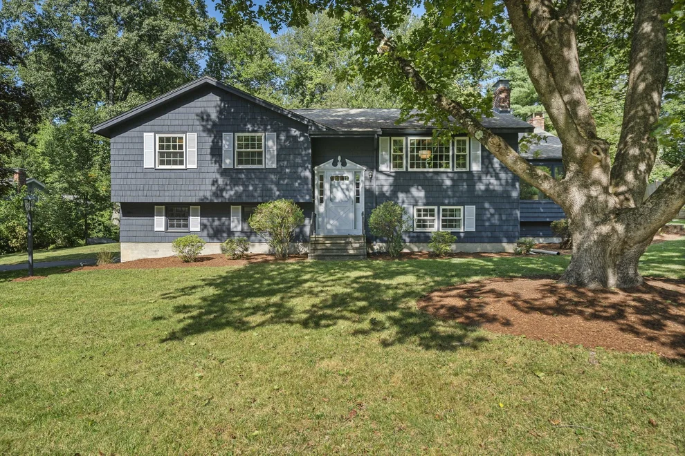 Unit for sale at 5 Cowdrey Ln, Acton, MA 01720