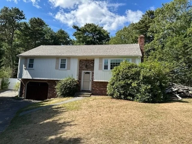 Unit for sale at 9 Queen Dr, Plymouth, MA 02360
