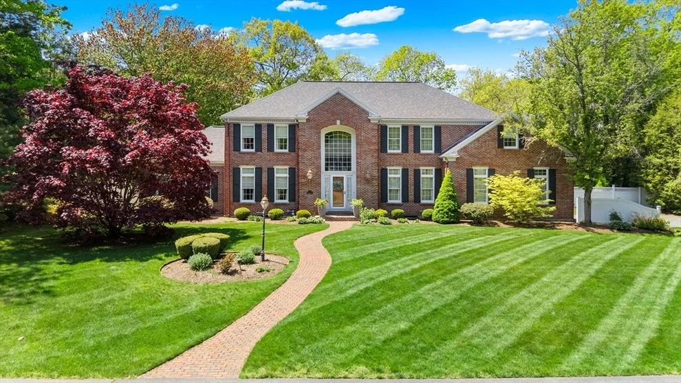 Unit for sale at 3 Stafford Rd, Lynnfield, MA 01940