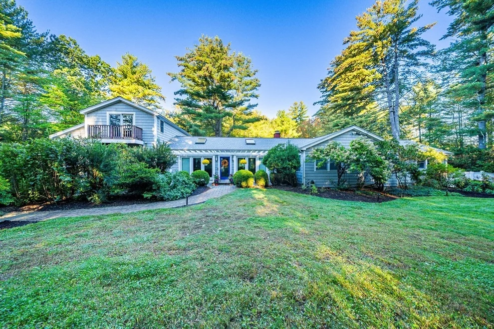 Unit for sale at 391 Maple St, Carlisle, MA 01741