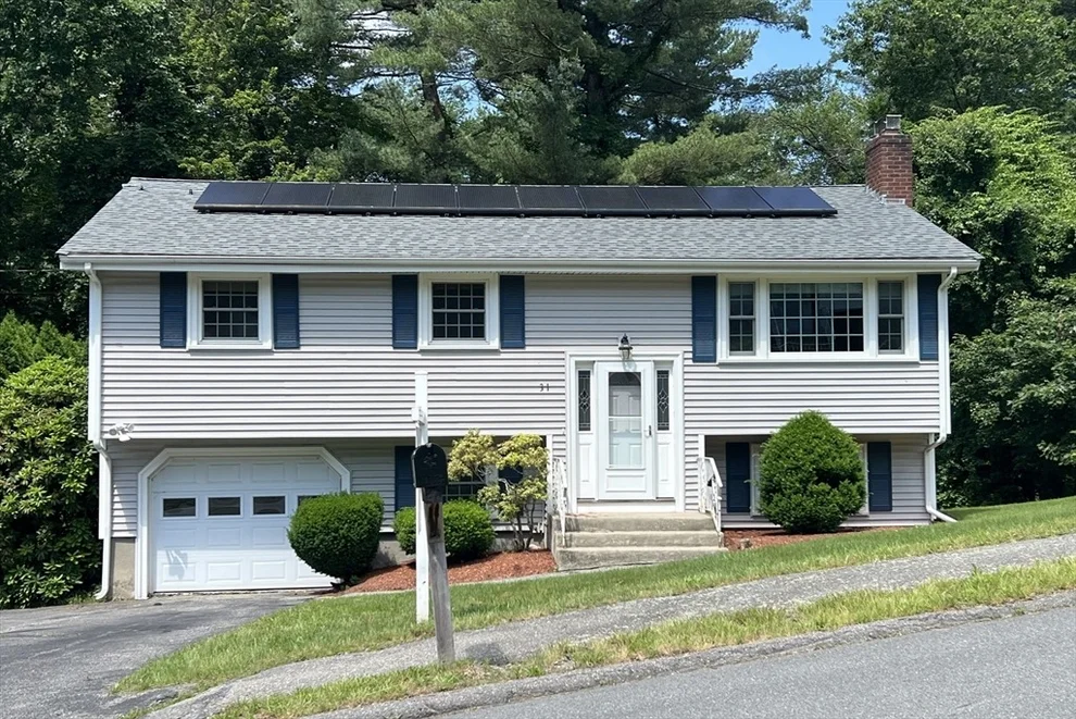 Unit for sale at 31 Dix Rd Ext, Woburn, MA 01801