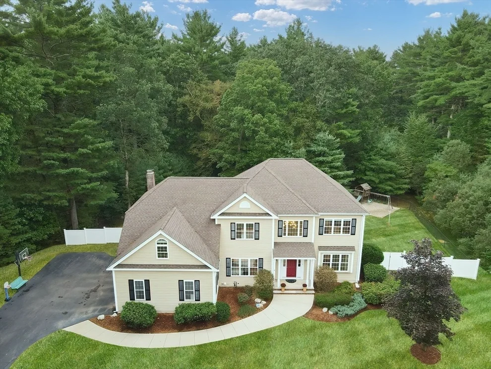 Unit for sale at 4 Chippewa Lane, Sharon, MA 02067