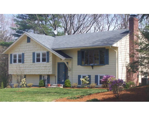 Unit for sale at 18 Squire Ct, Walpole, MA 02032
