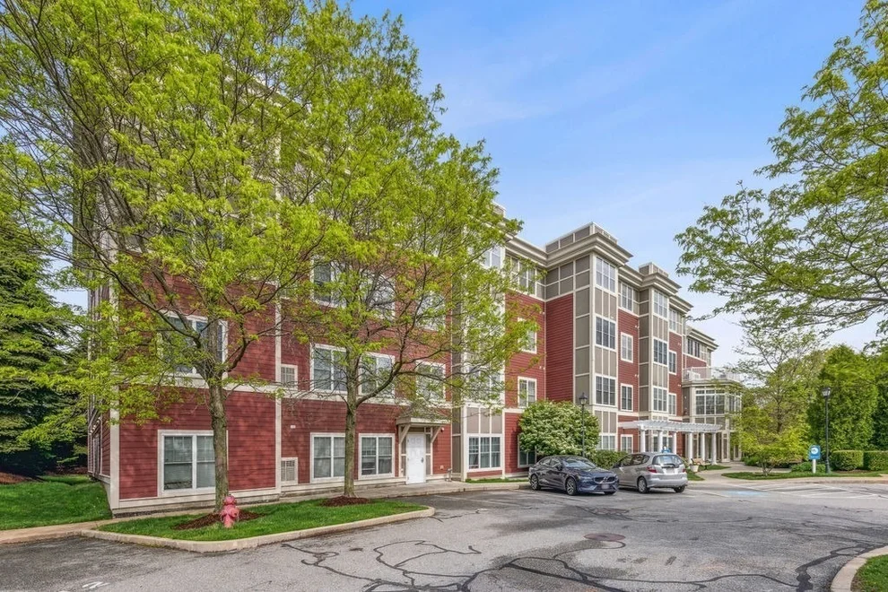 Unit for sale at 35 Commonwealth Ave, Newton, MA 02467