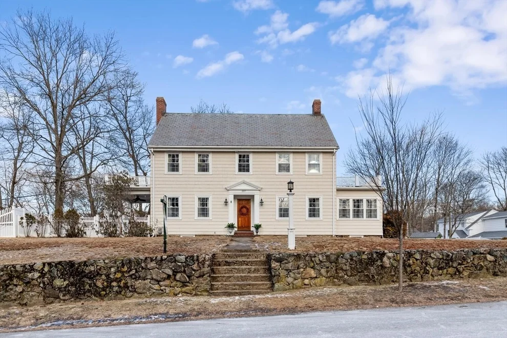 Unit for sale at 257 High Street, Reading, MA 01867