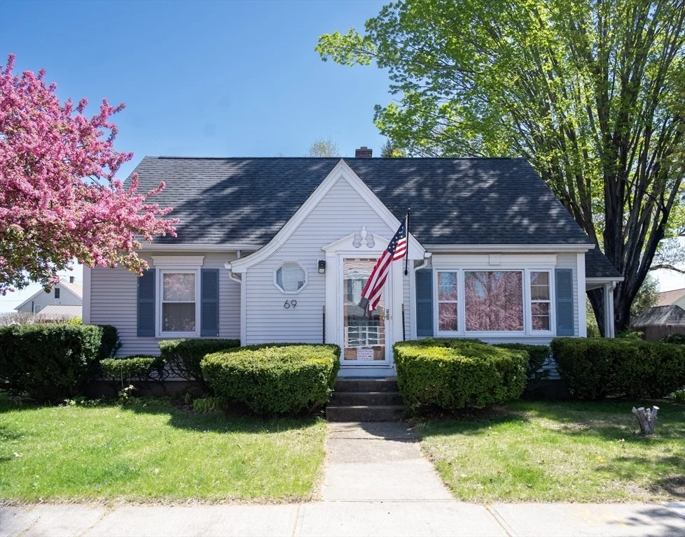 Unit for sale at 69 Lafayette St, Chicopee, MA 01020