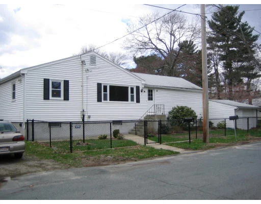 Unit for sale at 17 Mayflower Rd, Holbrook, MA 02343