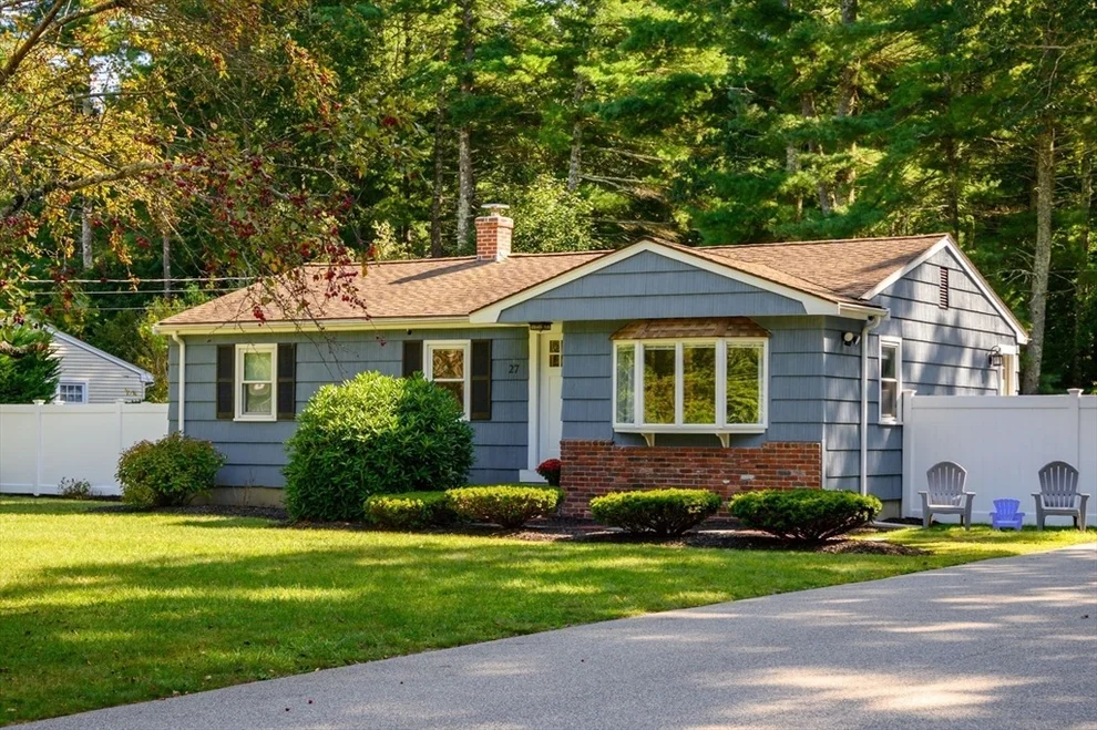 Unit for sale at 27 Chestnut Rd, Pembroke, MA 02359