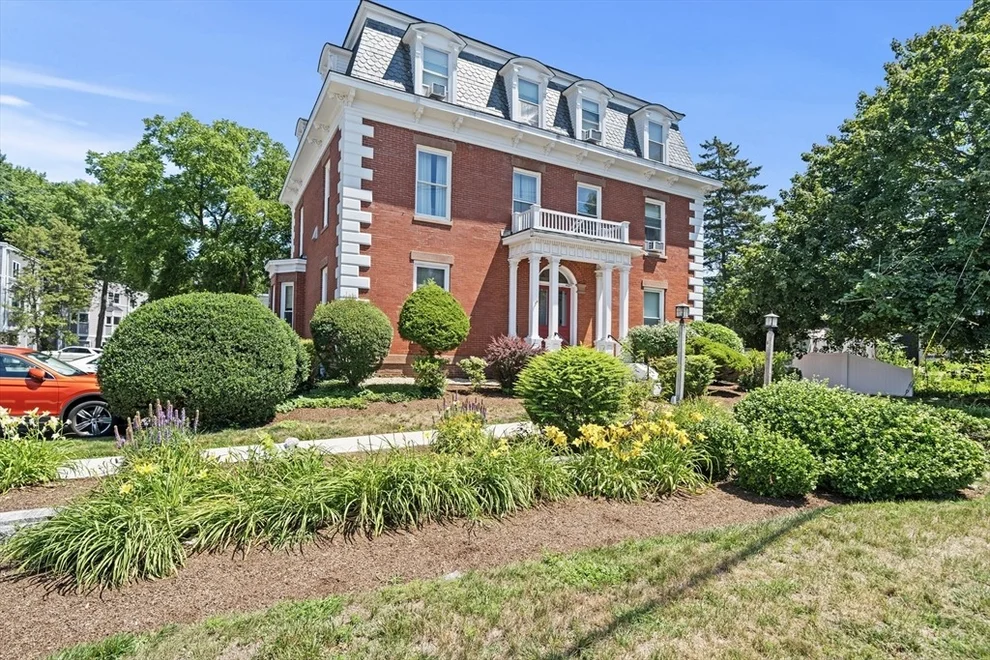 Unit for sale at 117 High Street, Ipswich, MA 01938