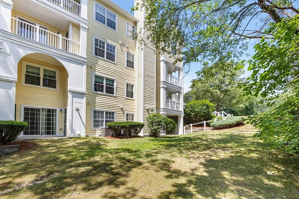 Unit for sale at 514 Gazebo Circle, Reading, MA 01867