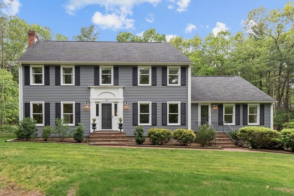 Unit for sale at 88 Carlton Ln, North Andover, MA 01845