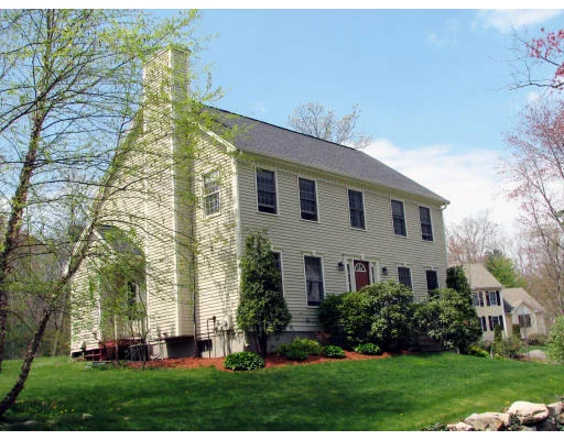 Unit for sale at 16 Holbrook St, Medway, MA 02053