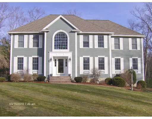 Unit for sale at 5 Abbey Rd, Georgetown, MA 01833