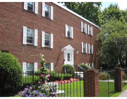 Unit for sale at 276 Albion St, Wakefield, MA 01880