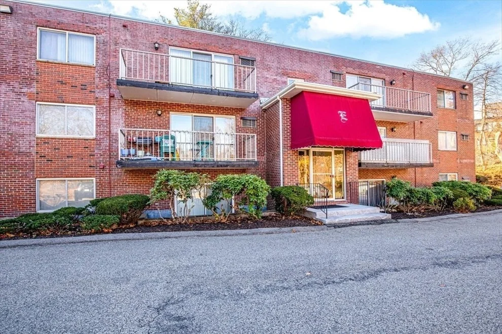 Unit for sale at 31 Hamlin, Needham, MA 02492