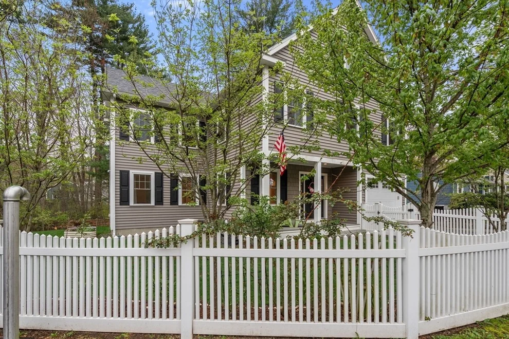 Unit for sale at 97 Batchelder Rd, Reading, MA 01867