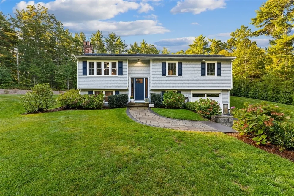 Unit for sale at 61 North St, Duxbury, MA 02332
