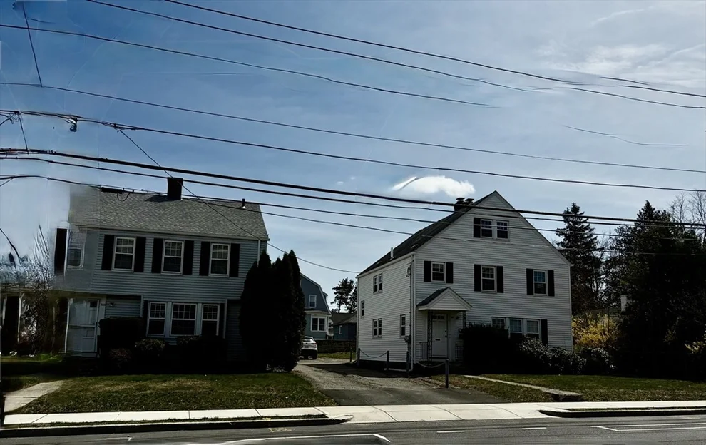 Unit for sale at 521-523 Burncoat St, Worcester, MA 01606