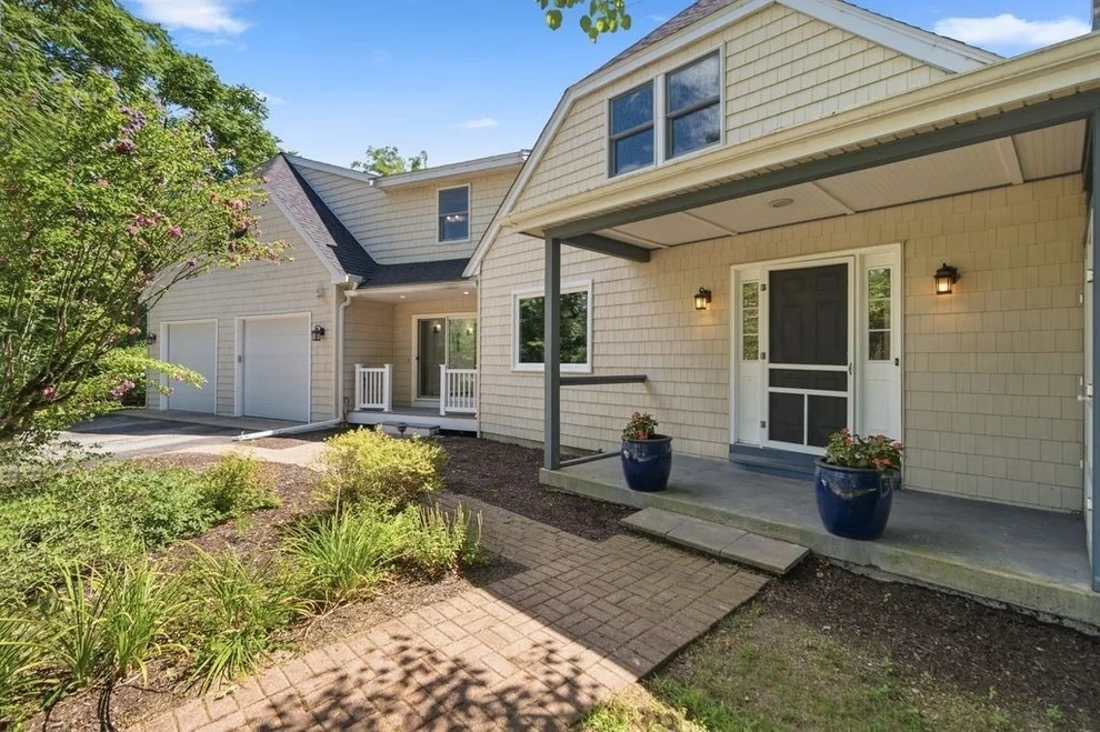 Unit for sale at 5 Locust St, North Reading, MA 01864