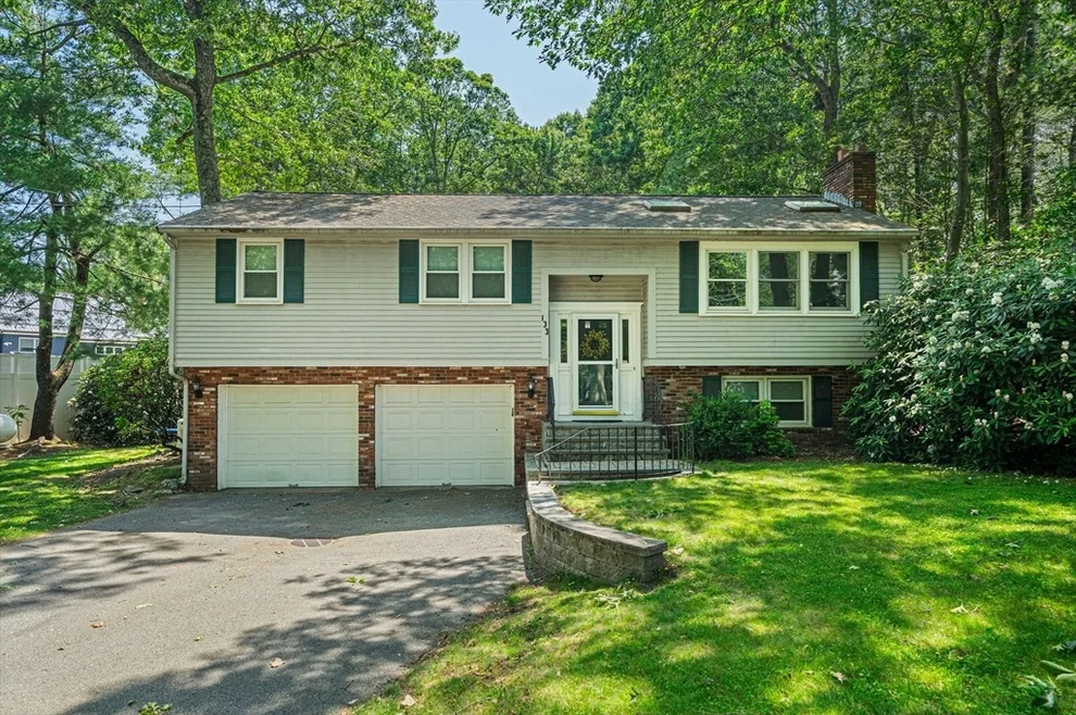 Unit for sale at 133 Russell Ln, Abington, MA 02351