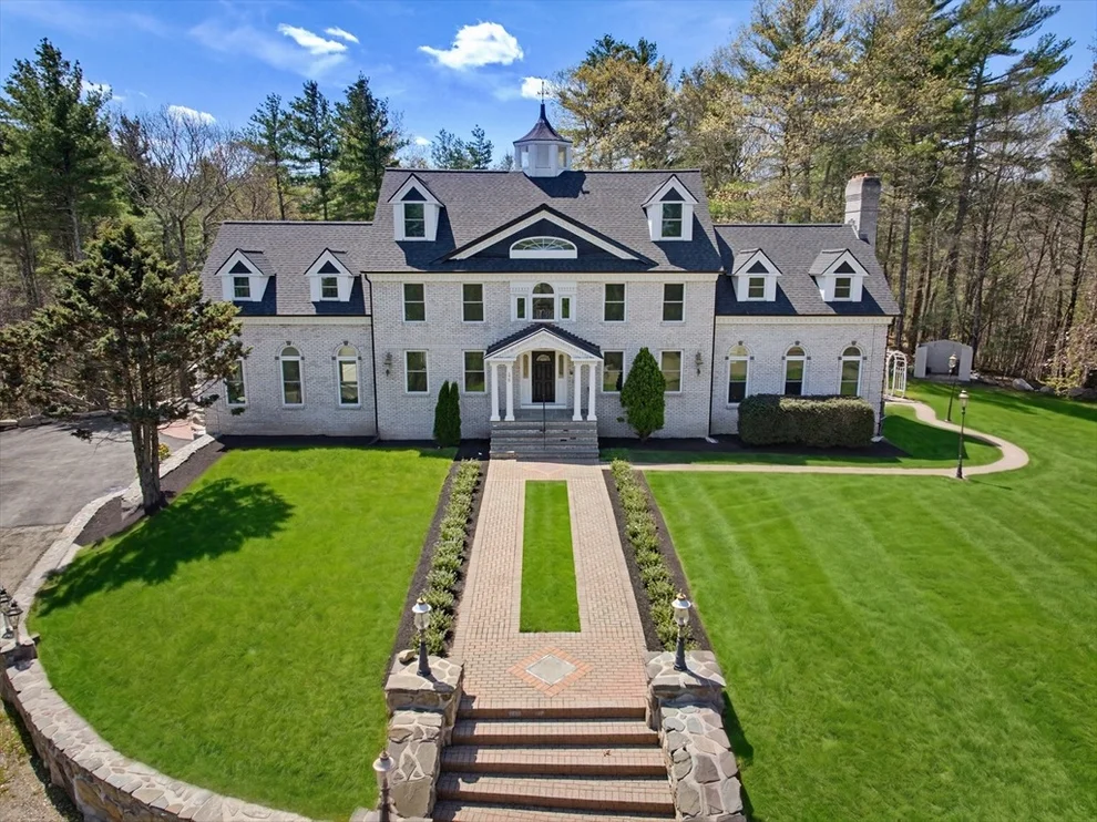 Unit for sale at 175 Pleasant St, Upton, MA 01568