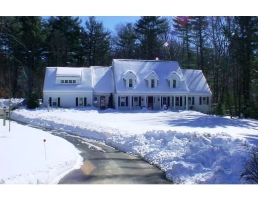Unit for sale at 2 Lauras Ln, Norwell, MA 02061