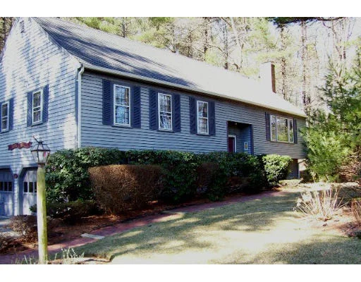 Unit for sale at 6 Woodland Way, Duxbury, MA 02332