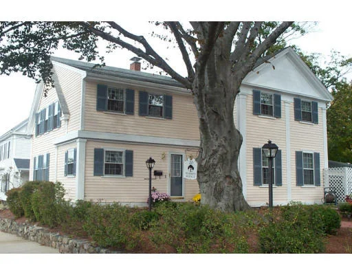 Unit for sale at 20 Warren Ave, Woburn, MA 01801