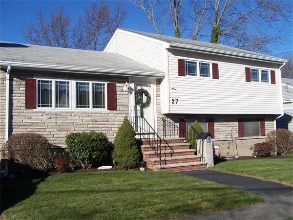 Unit for sale at 27 Batchelder Avenue, Peabody, MA 01960