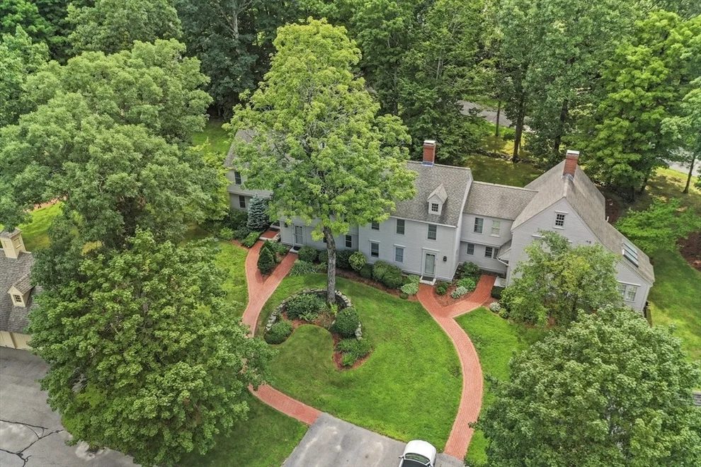Unit for sale at 12 Wintergreen Ct, Lunenburg, MA 01462