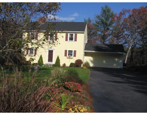Unit for sale at 3 King William Court, Boxford, MA 01921