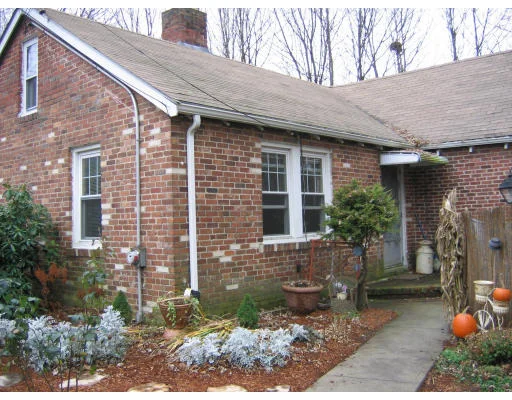Unit for sale at 11 Gardner Ave, Woburn, MA 01801