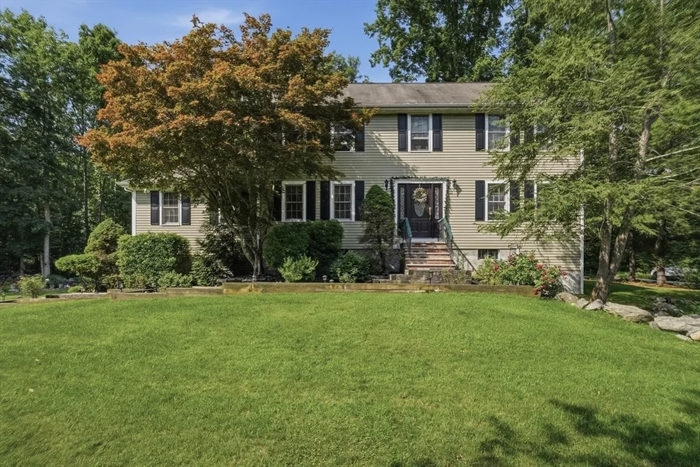 Unit for sale at 301 Winch St, Framingham, MA 01701