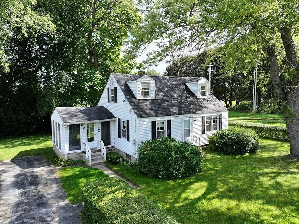 Unit for sale at 255 Pleasant Street, Lunenburg, MA 01462