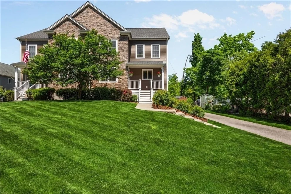 Unit for sale at 6 Lincoln Ave, Plainville, MA 02762
