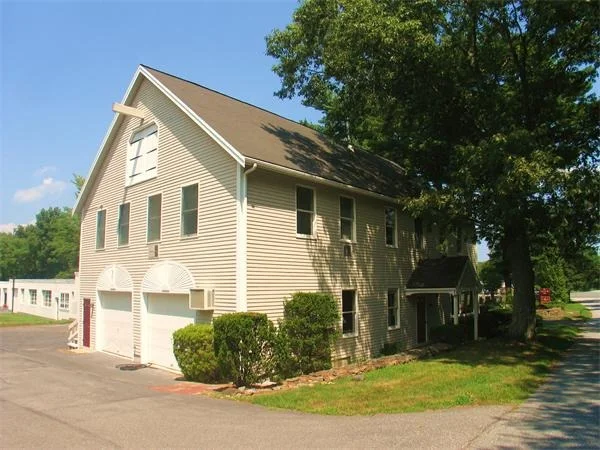 Unit for sale at 16 Maple St, Topsfield, MA 01983