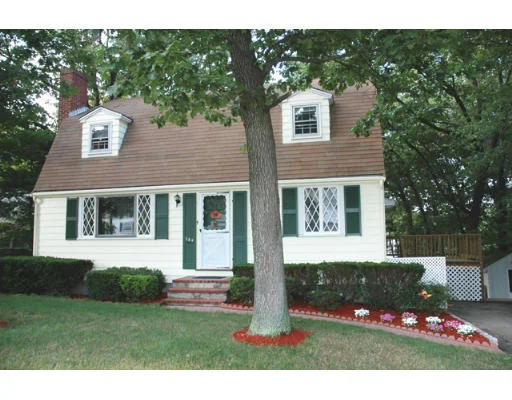 Unit for sale at 184 Vincent Rd, Dedham, MA 02026