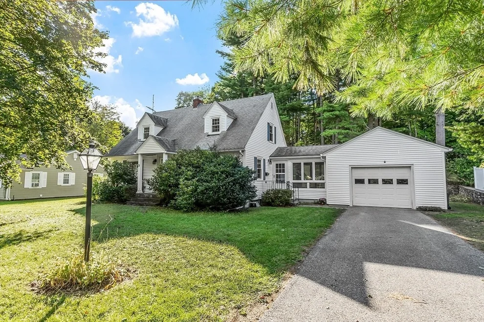 Unit for sale at 31 Crestview Dr, Holden, MA 01520