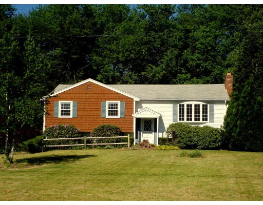 Unit for sale at 170 Old Farm Rd, Hanover, MA 02339