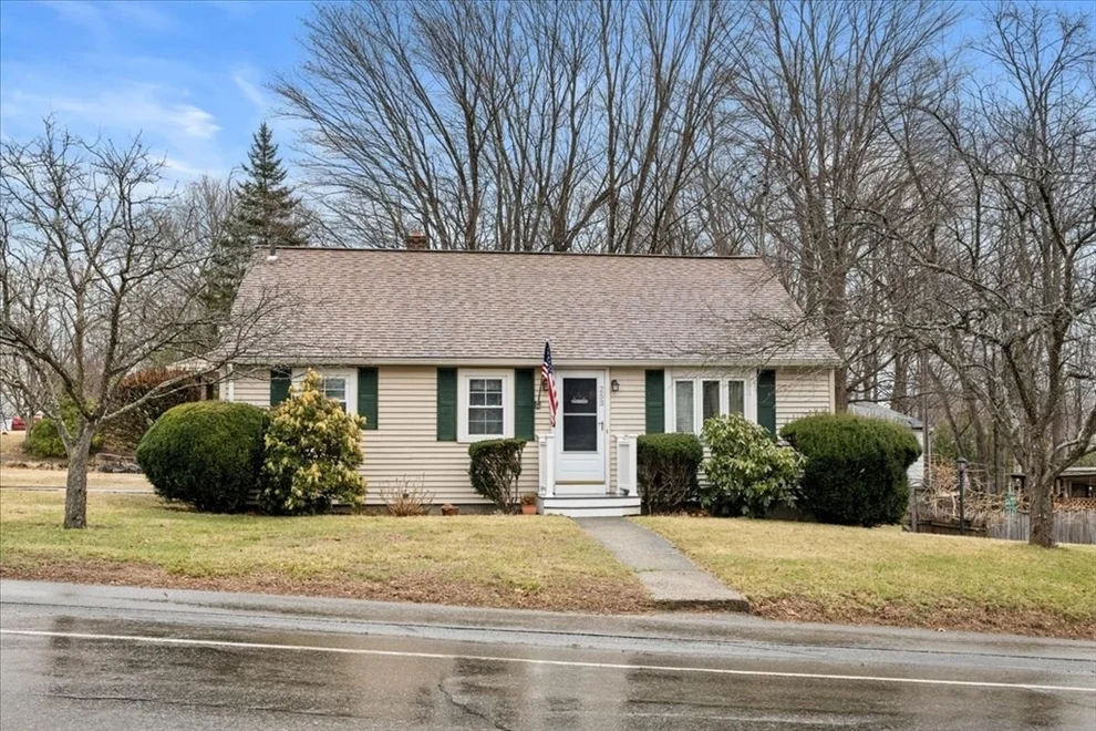 Unit for sale at 253 Oxford St N, Auburn, MA 01501