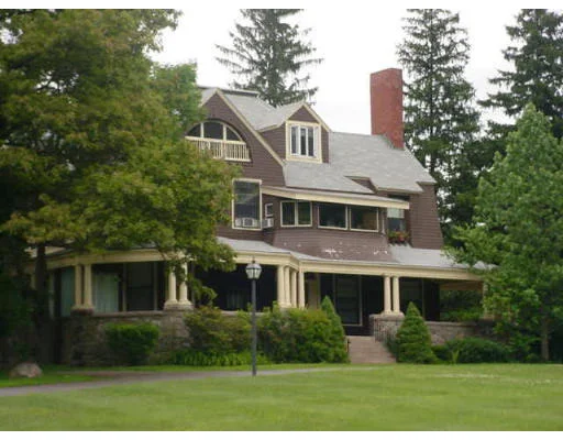 Unit for sale at 156 Chestnut St, North Andover, MA 01845