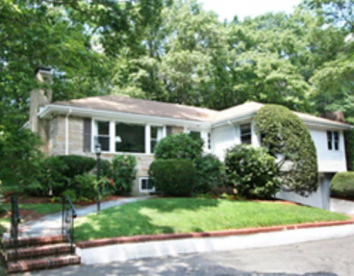 Unit for sale at 6 Bellingham Dr, Brookline, MA 02467