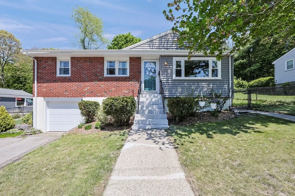 Unit for sale at 27 Sunflower Rd, Holbrook, MA 02343